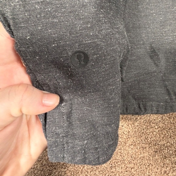 Lululemon City Slate Snap Button Short Sleeve Shirt Men's M Charcoal Grey - Picture 3 of 6